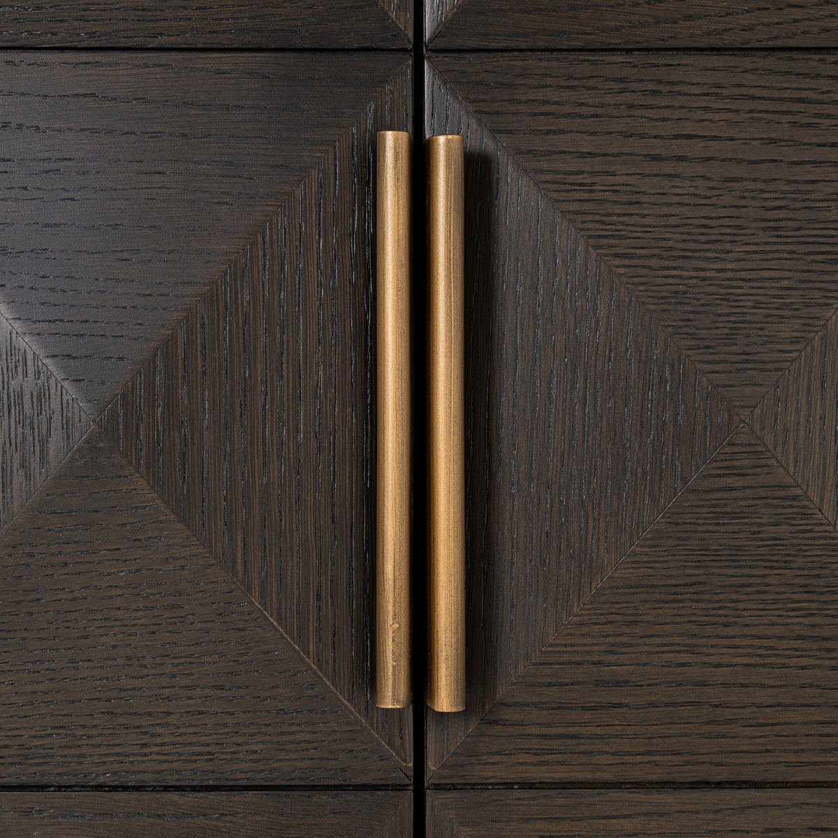 Dressoir Claremont brown  4-doors 2-shelves