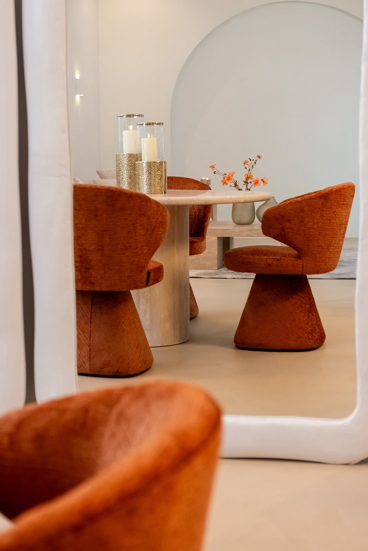 Eettafel Alexander Jones beige 130Ø (Renaissance)