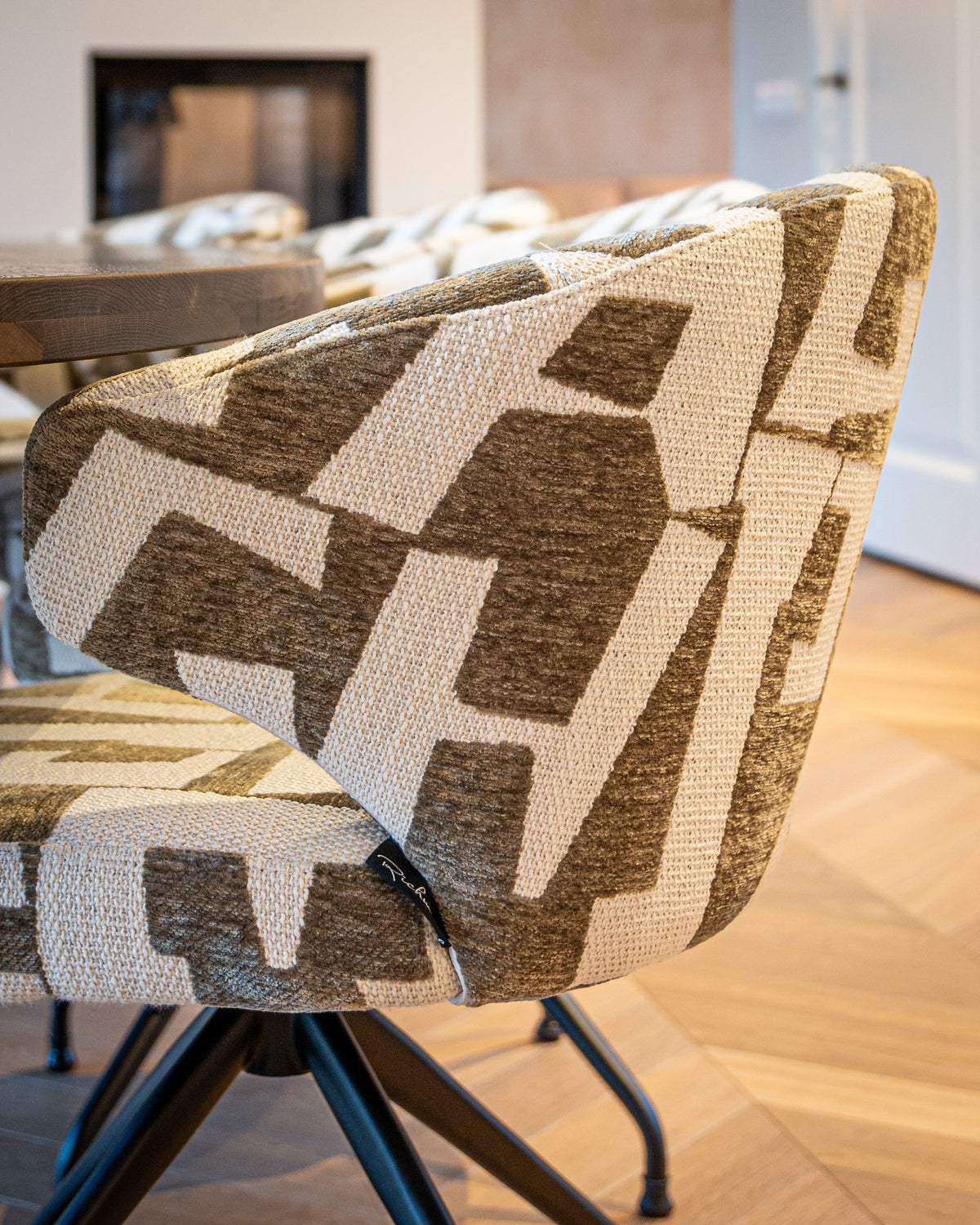 Eetkamerstoel Milly moss graffic swivel